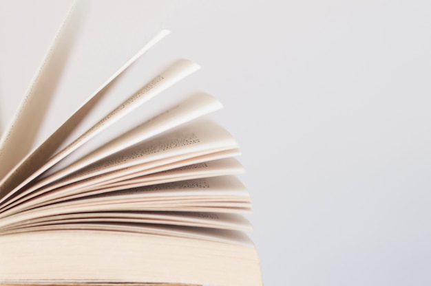 3个科学家的资料(随便3个)